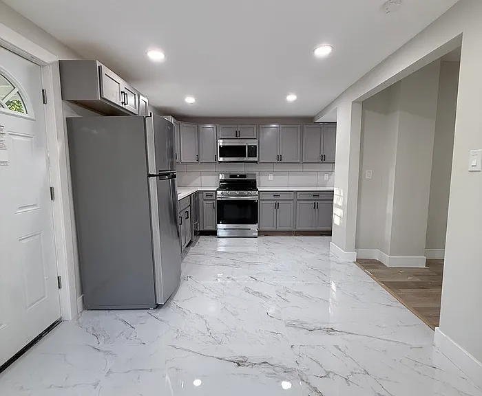 612 Spruce St — Photo 1
