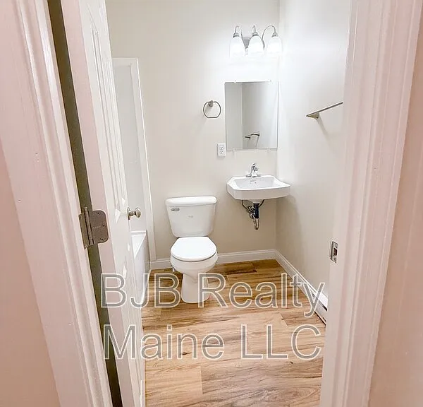 59 Bramhall St #100-4 — Photo 2