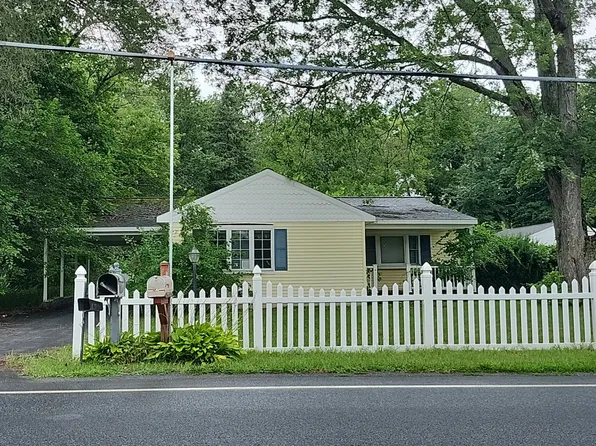 1237 Burgoyne Ave, Hudson Falls, NY 12839