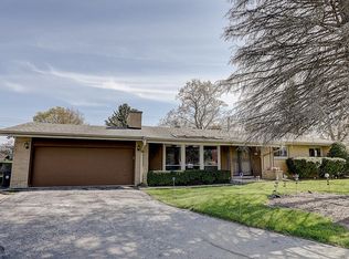 4801 W Donna Dr, Brown Deer, WI 53223