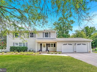 47 Crestwood Dr, Hamilton, NJ 08690