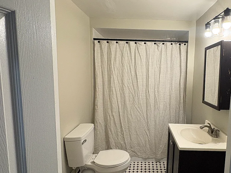 839 N Main Ave #1 — Photo 1