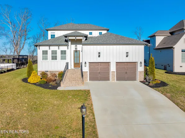 1801 River Breeze Dr, Soddy Daisy, TN 37379