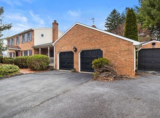 10 Stoneridge Dr, New Freedom, PA 17349