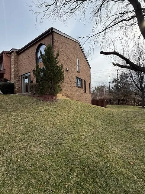 3 bed, 2.5 bath, 1428 sqft, $2,800 — Photo 3