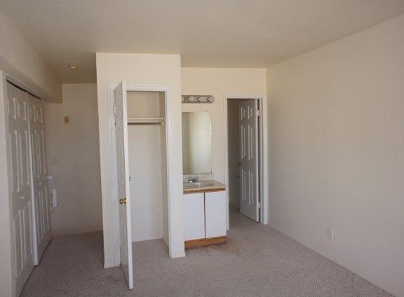 4th image of 2457 S Village Green Dr
