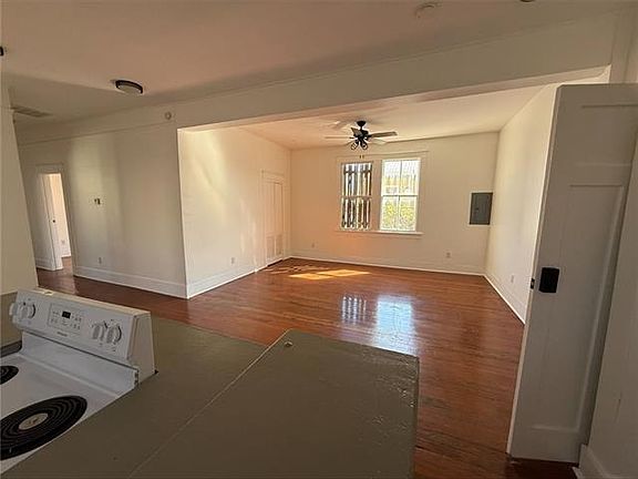 3rd image of 1301 Frenchmen St #2B