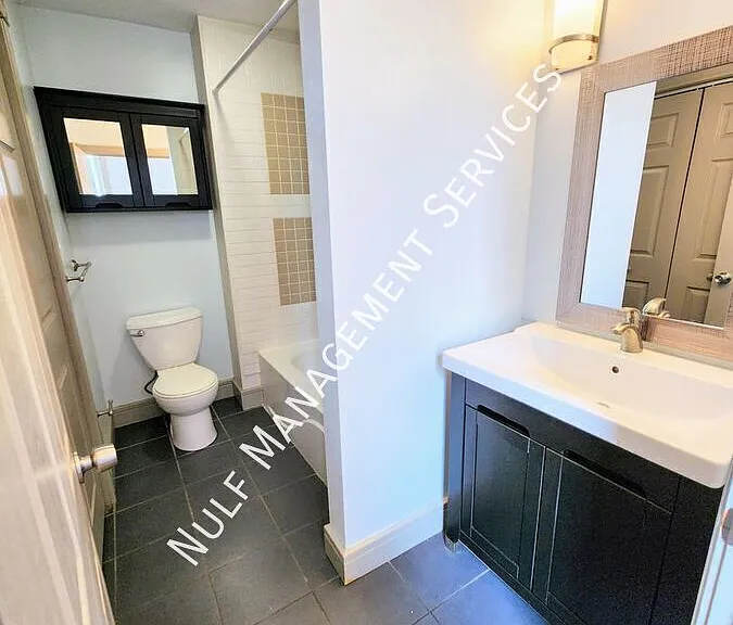 5104 Butler St #2 — Photo 2