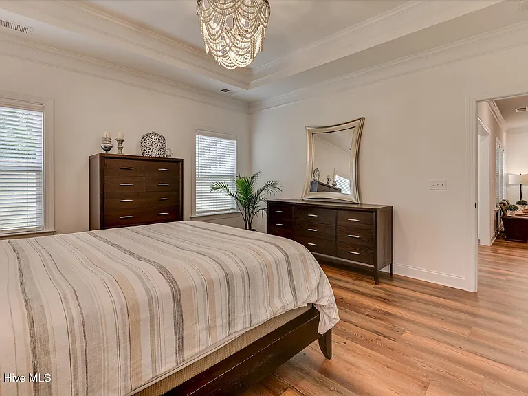 2049 Warbler Dr — Photo 23