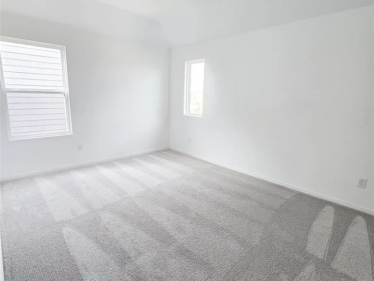 6319 Seafoam Lake Dr — Photo 14
