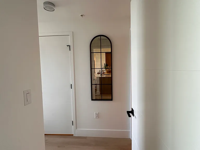 2515 NE 183rd St #B1 — Photo 4