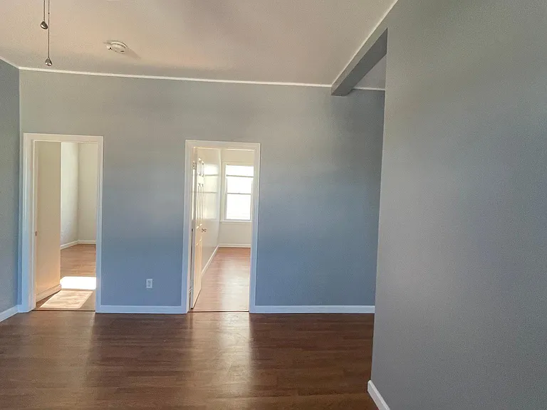 378 Montaup St #3 — Photo 9