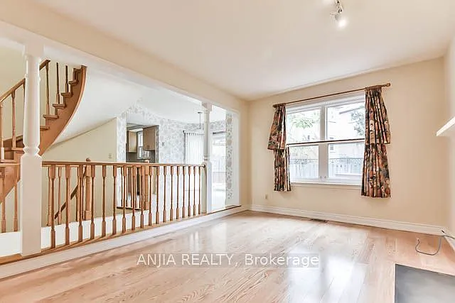 11 Berkeley Ct — Photo 6