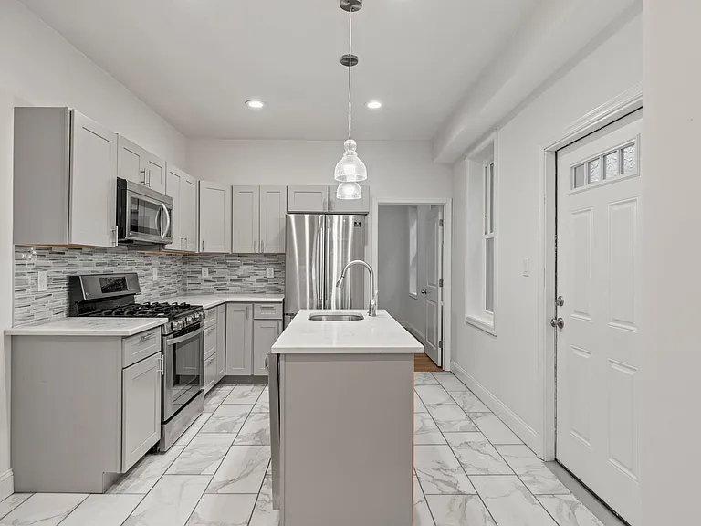 1630 Edgley St — Photo 7
