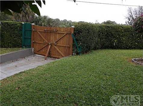 5th image of 3405 S Lake Dr