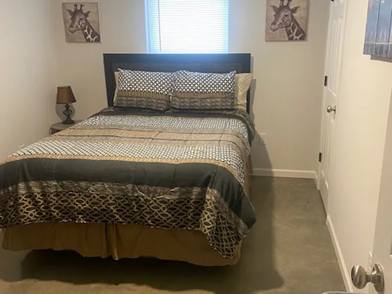 Skylane Dr — Photo 8