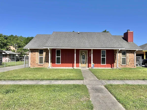 863 Roundhill Dr, Baton Rouge, LA 70810