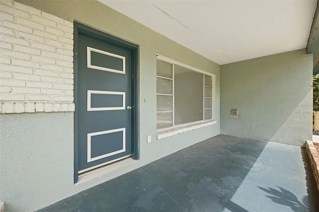 3 bed, 2.0 bath, 1345 sqft, $1,995 — Photo 3