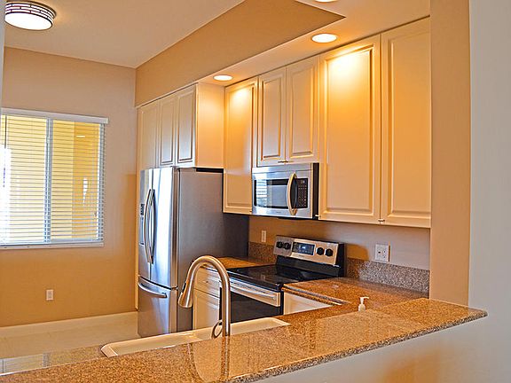 5th image of 20 Harbour Isle Dr W Unit 302