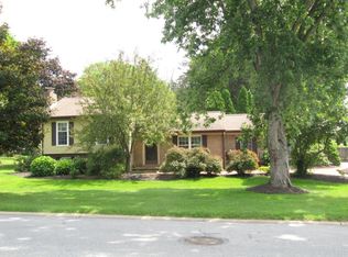 1801 Sturbridge Dr, Lancaster, PA 17601