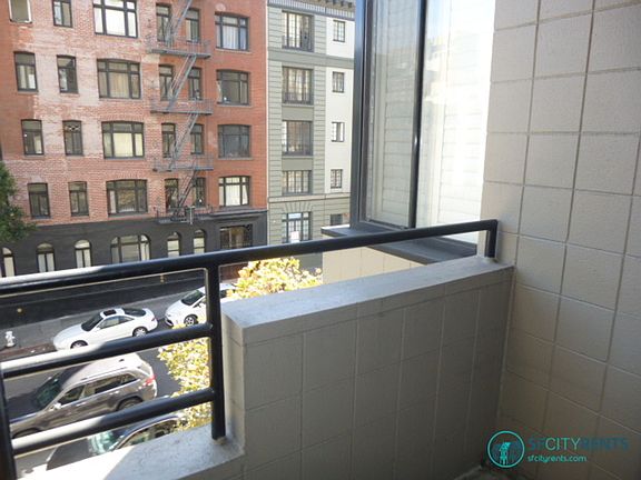 5th image of 900 Bush St APT 307