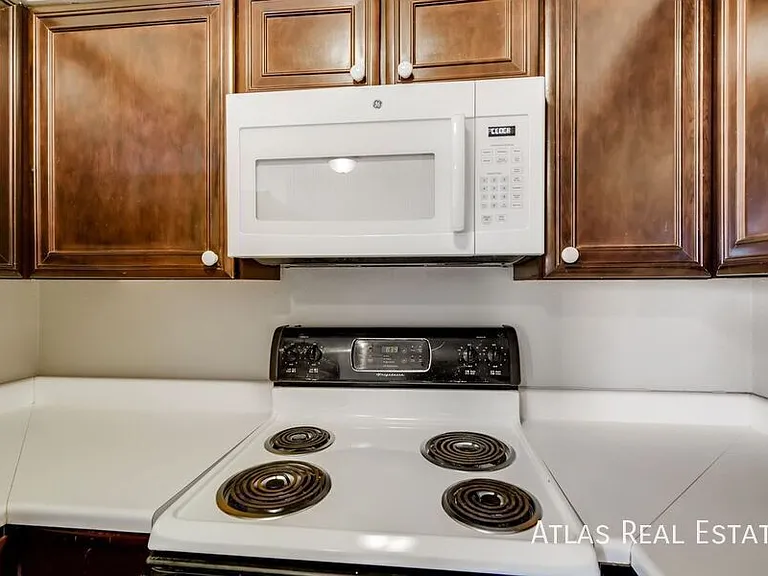 498 W Powers Ave #202 — Photo 4