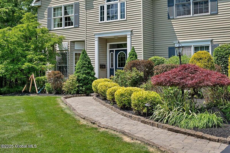 2nd image of 1901 Heritage Road