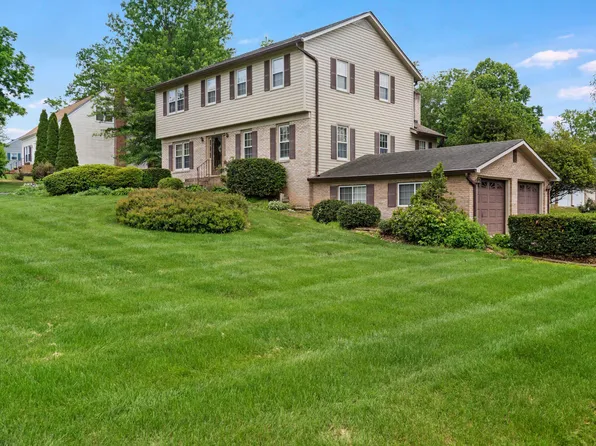 16 Webhannet Dr, Charles Town, WV 25414