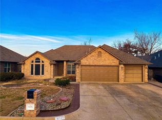 416 Tumbleweed Rd, Yukon, OK 73099