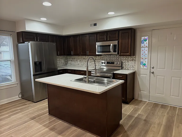 501 Thornloe Ln #A — Photo 6