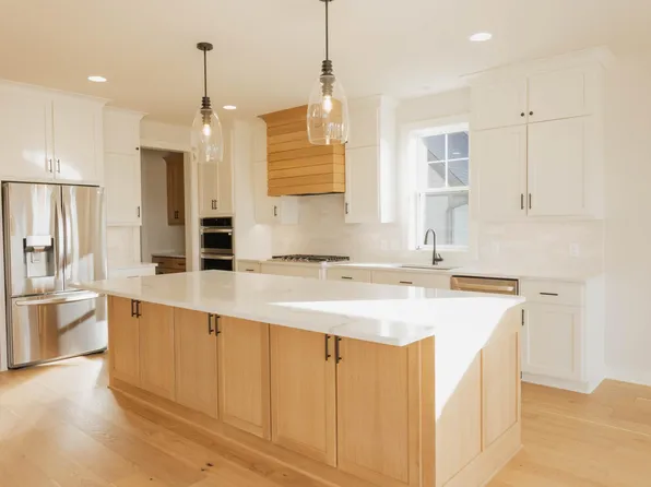 5467 Scenic Loop Run, Victoria, MN 55386