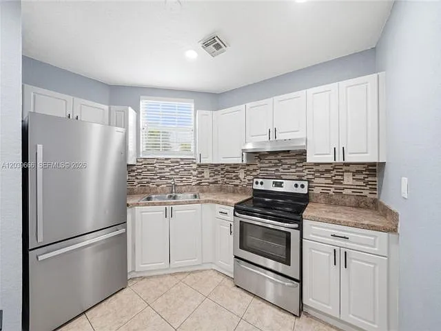 902 SW 8th Pl — Photo 16