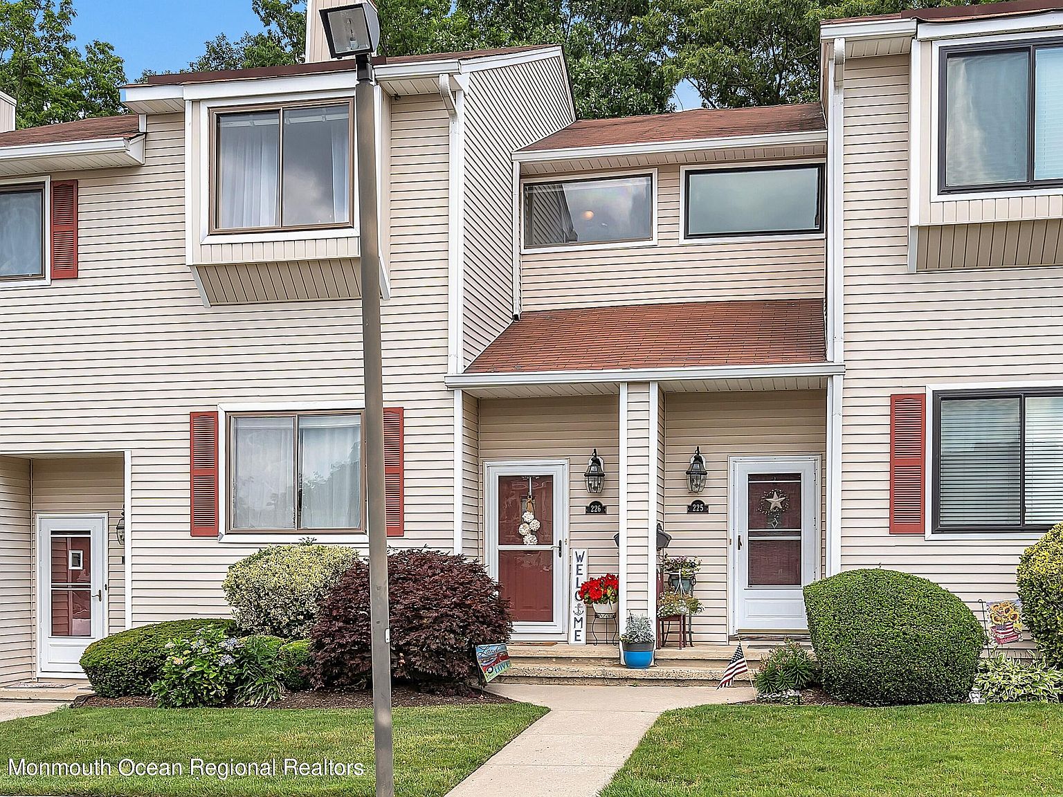 226 Clubhouse Dr Middletown Nj 07748 Mls 22120980 Zillow