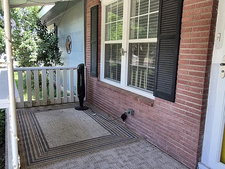 2485 Baylor Ave — Photo 7