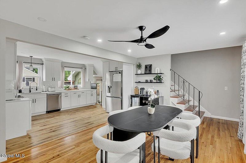 4th image of 143 Ray Avenue