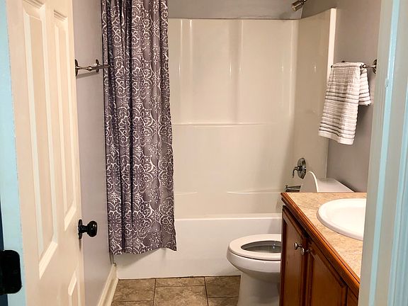 3rd image of 118 Legend Creek Dr