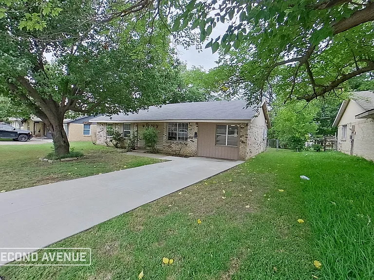2641 Bluebird Ln — Photo 2