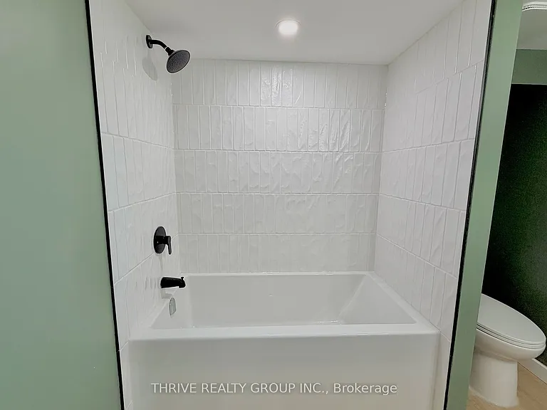 444 Ridgewood Cres #LOWER — Photo 12