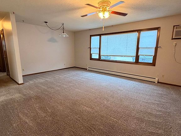 3rd image of 1501 Hill Ave #1