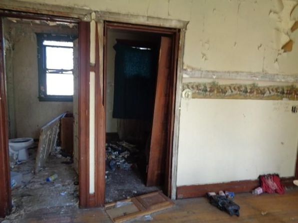 detroit-michigan-88610954 picture