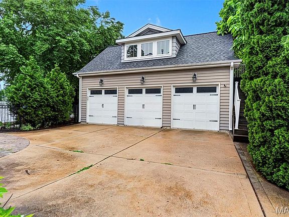 4th image of 407 E Argonne Dr