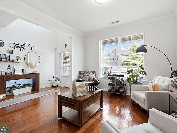 4th image of 352 Hinton Farm Way