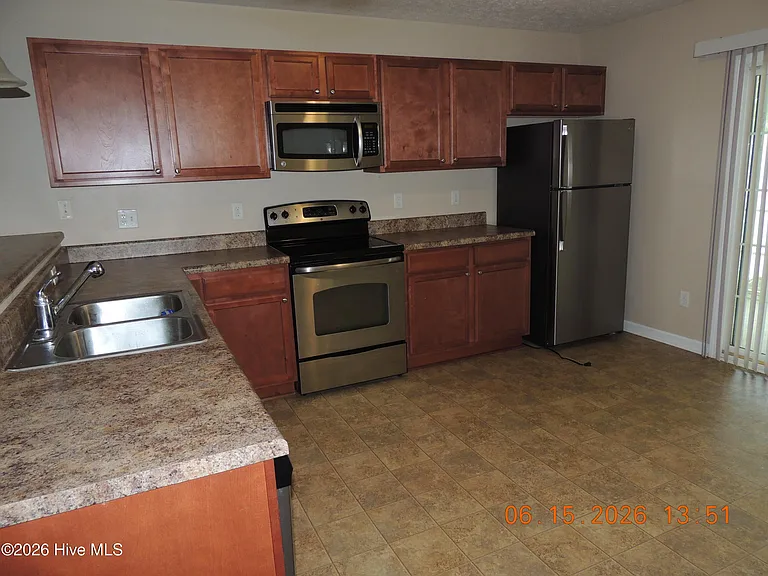 421 Falls Cv — Photo 6