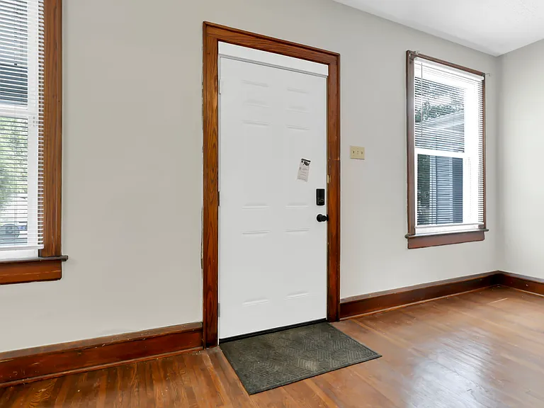 294 Wyandotte Ave — Photo 36