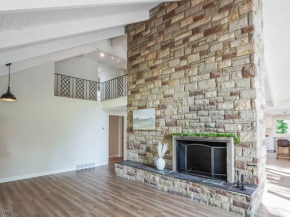 5th image of 34785 Sherwood Dr