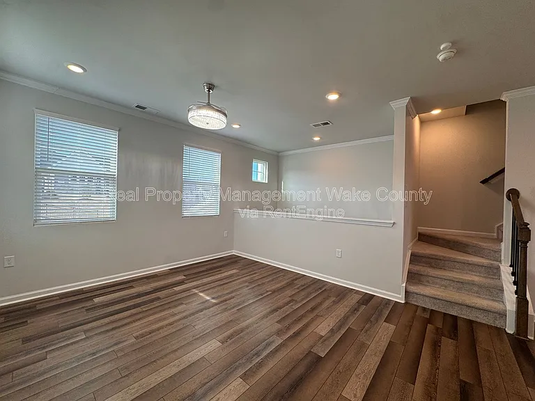 410 Odham Ln — Photo 4