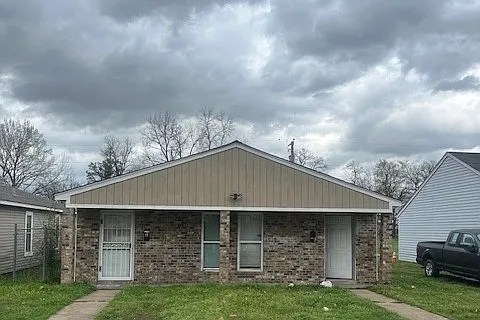 2 bed, 700 sqft, $600 — Photo 1