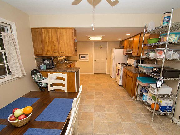 3rd image of 5024 Marian Dale St