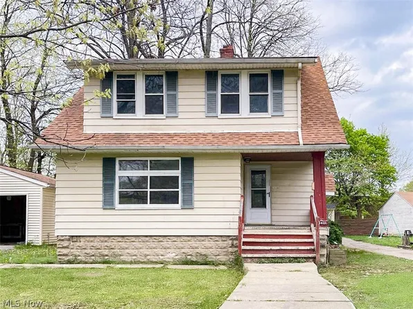 18401 McCracken Rd, Maple Heights, OH 44137