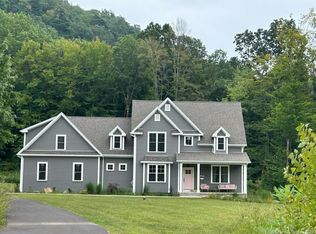 7 Metacomet Ln, Suffield, CT 06093